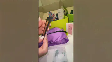 Покупки из Золотого Яблока и содержимое подарка - косметички 💚